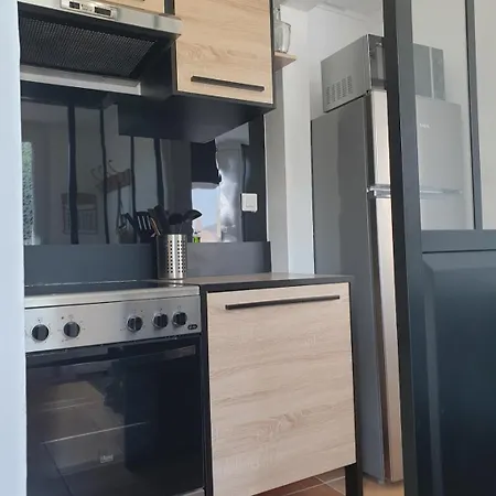 Les Sables - Proche Plage- Couchage 4 Personnes *
