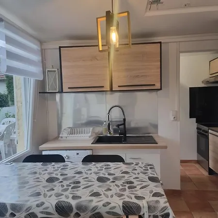 Les Sables - Proche Plage- Couchage 4 Personnes *