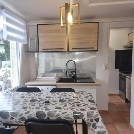 Apartment Les Sables - Proche Plage- Couchage 4 Personnes *